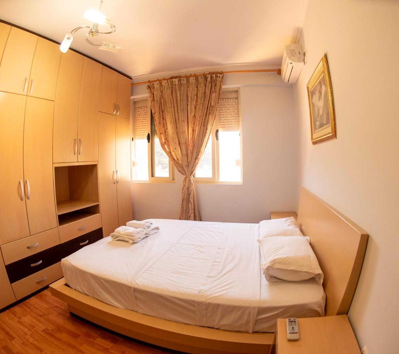 培拉特Apartament Egzoni City Center公寓 外观 照片